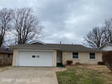 Main picture of 2413 S Kings Ave