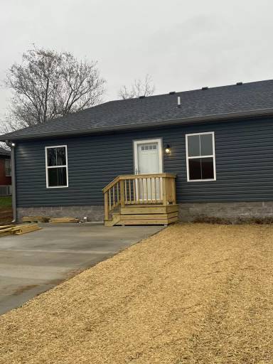 Main picture of 102 E Otis Cir