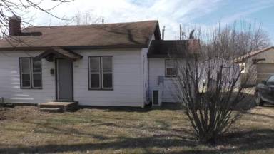 Main picture of 1559 S Oak Ave