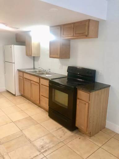 Main picture of 3516 Thomas Ave