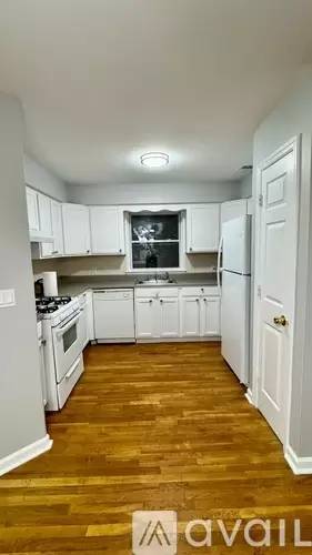 Main picture of 905 Bergen St