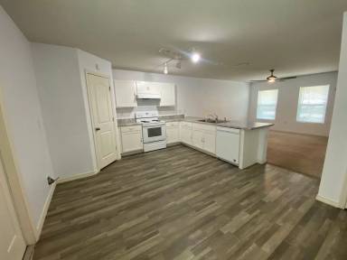 Main picture of 204 Gladiola Ct