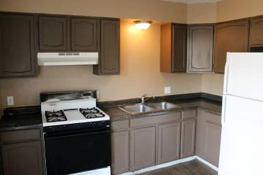 Main picture of 1324 E 5th St