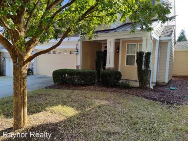 Main picture of 320 Hammond Oak Ln