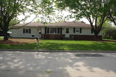 Main picture of 2915 S Gladys Ave