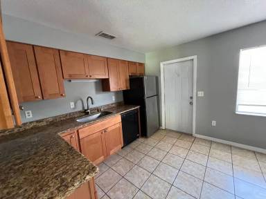 Main picture of 705 N Palm Dr