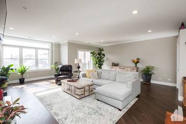 Main picture of 1712 W North Ave