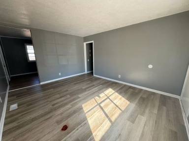 Main picture of 1074 Brenda Dr