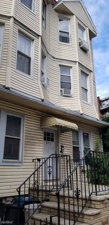 Main picture of 571 W Side Ave