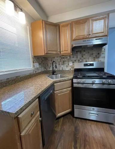 Main picture of 64 Trafford St