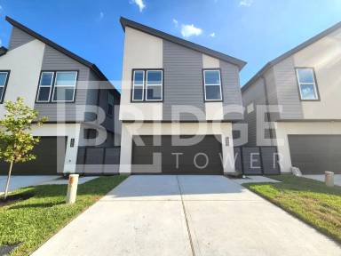 Main picture of 446 S Centro Cir