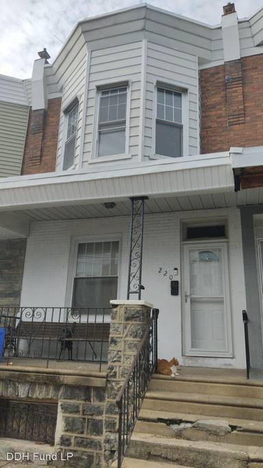 Main picture of 220 N Simpson St