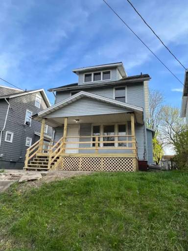 Main picture of 2732 11th St SW
