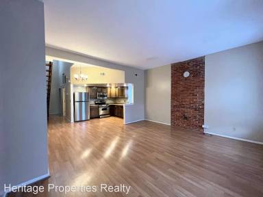 Main picture of 2401 Menard St