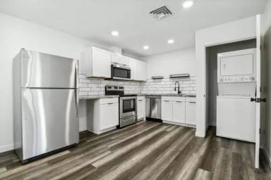 Main picture of 1227 W 4th St
