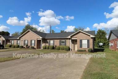 Main picture of 116 Bruceview Cir