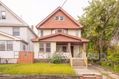 Main picture of 888 Evangeline Rd