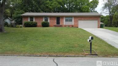 Main picture of 909 Willow Dr