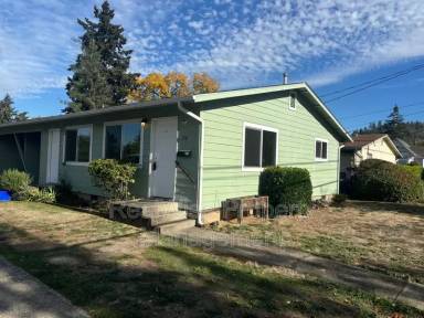 Main picture of 210 SE Lane Ave