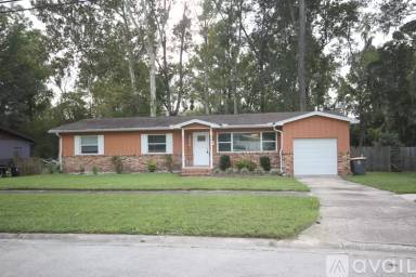Main picture of 2850 Emily Ln W