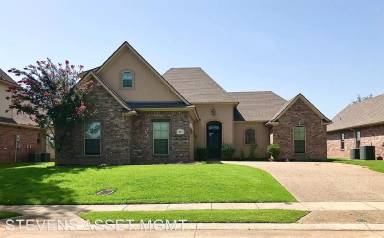 Main picture of 220 Gloucester Dr