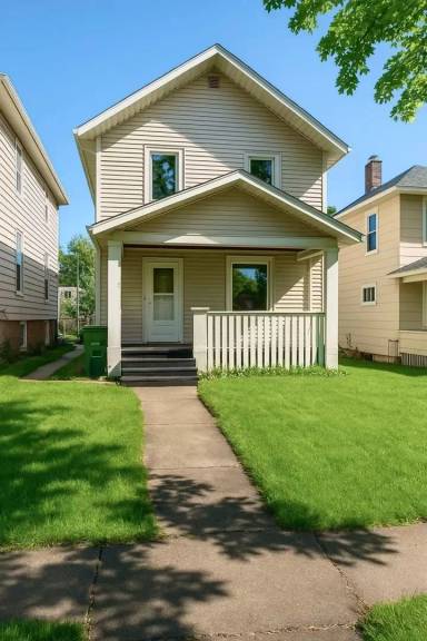 Main picture of 820 N 9th Ave E
