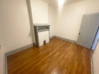 Main picture of 855 N Brooklyn St