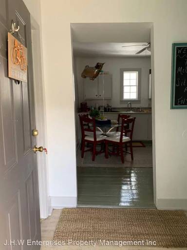 Main picture of 279 Coming St