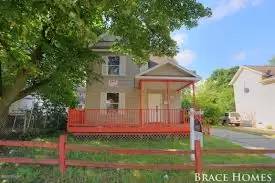 Main picture of 860 Martin Luther King Jr St SE