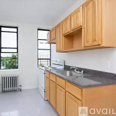 Main picture of 553 Hinsdale St