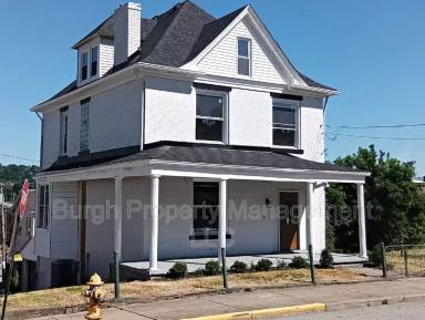 Main picture of 139 W 9th Ave