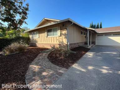 Main picture of 38531 Acacia St