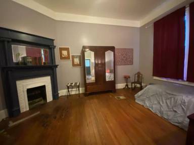 Main picture of 203 1/2 W 35th St
