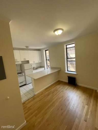 Main picture of 305 W 45th St