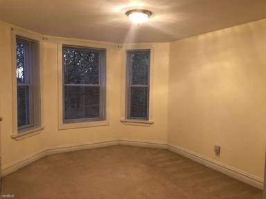 Main picture of 2937 N Fairfield Ave
