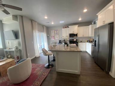 Main picture of 207 W Apache St