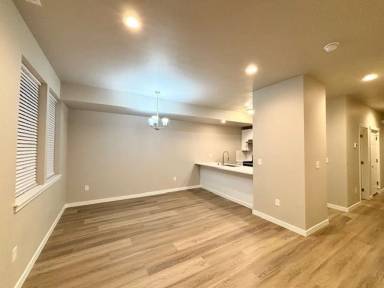 Main picture of 811 E Carlisle Ave