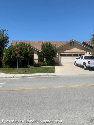 Main picture of 1079 Violet Way