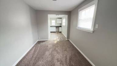 Main picture of 905 W 14th St