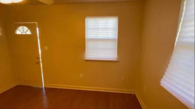 Main picture of 3719 Mistletoe St
