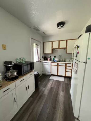 Main picture of 406 1/2 E Plainview Ave