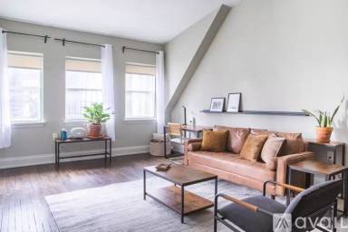 Main picture of 225 E Michigan St