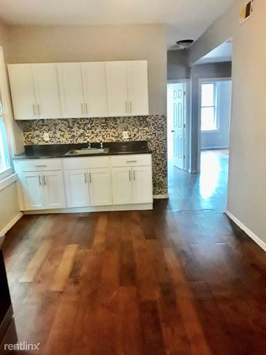 Main picture of 406 S 15th St