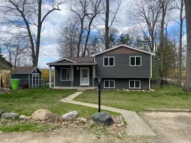Main picture of 5351 Grass Lake Rd