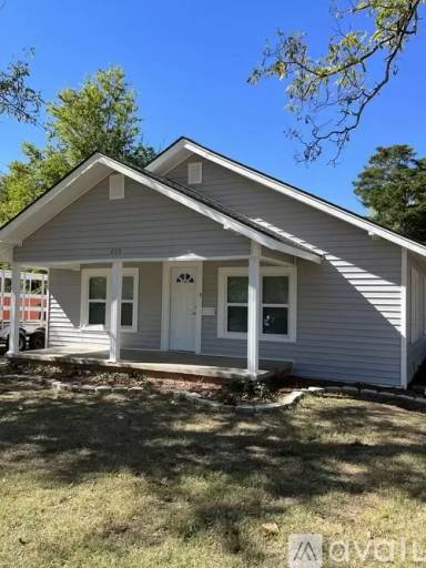 Main picture of 628 N University Blvd