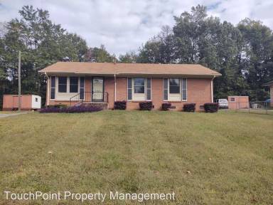 Main picture of 1501 Green Circle Dr