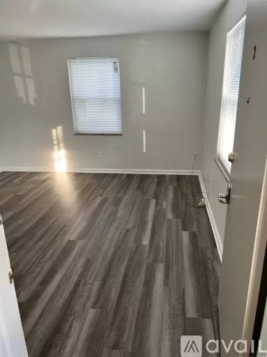 Main picture of 10 Requardt Ln