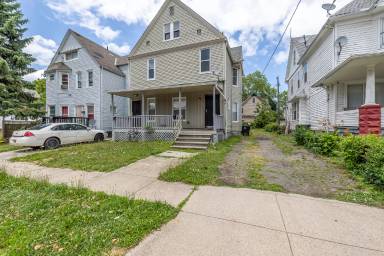 Main picture of 10117 Hampden Ave