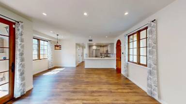 Main picture of 388 S Los Robles Ave