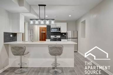 Main picture of 2853 W Dickens Ave